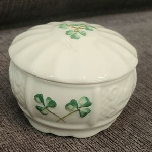 Belleek Of Ireland Cream and Green Clover Trinket/Jewelry Box